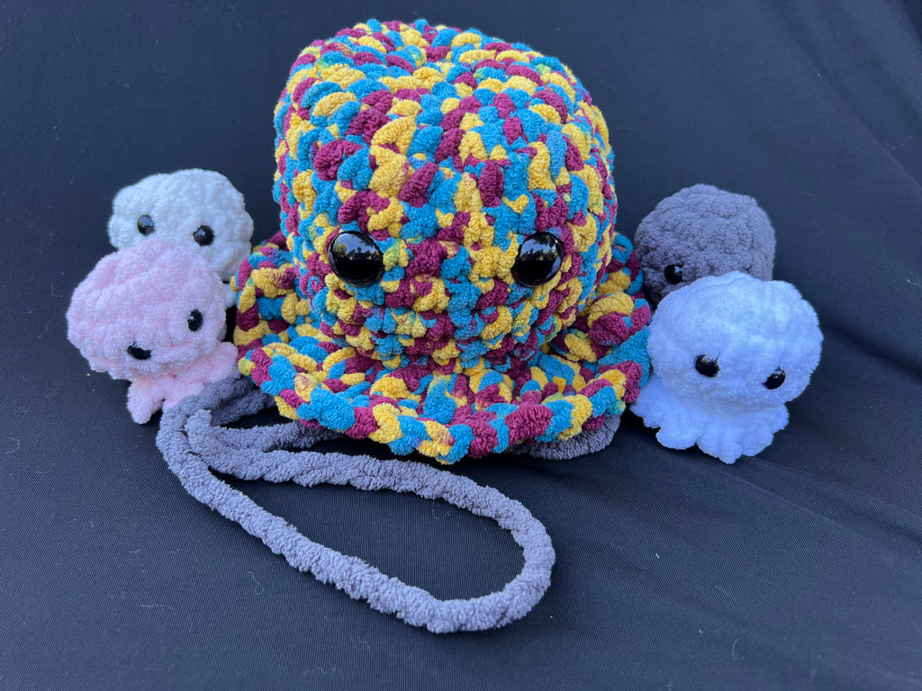 Jellyfish Mama with Babies